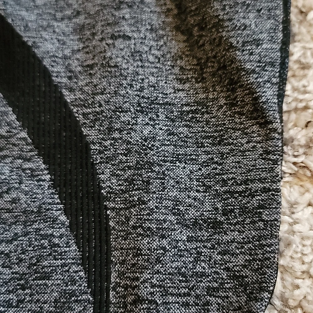 Fabletics Capris - Picture 2 of 7